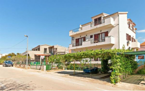  Apartments and rooms SaNja Vodice  Водице